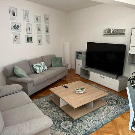 Arena Apartment With 3 Bedrooms In The City Center Pula Luaran gambar