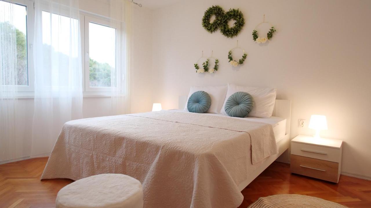 Arena Apartment With 3 Bedrooms In The City Center Pula Luaran gambar