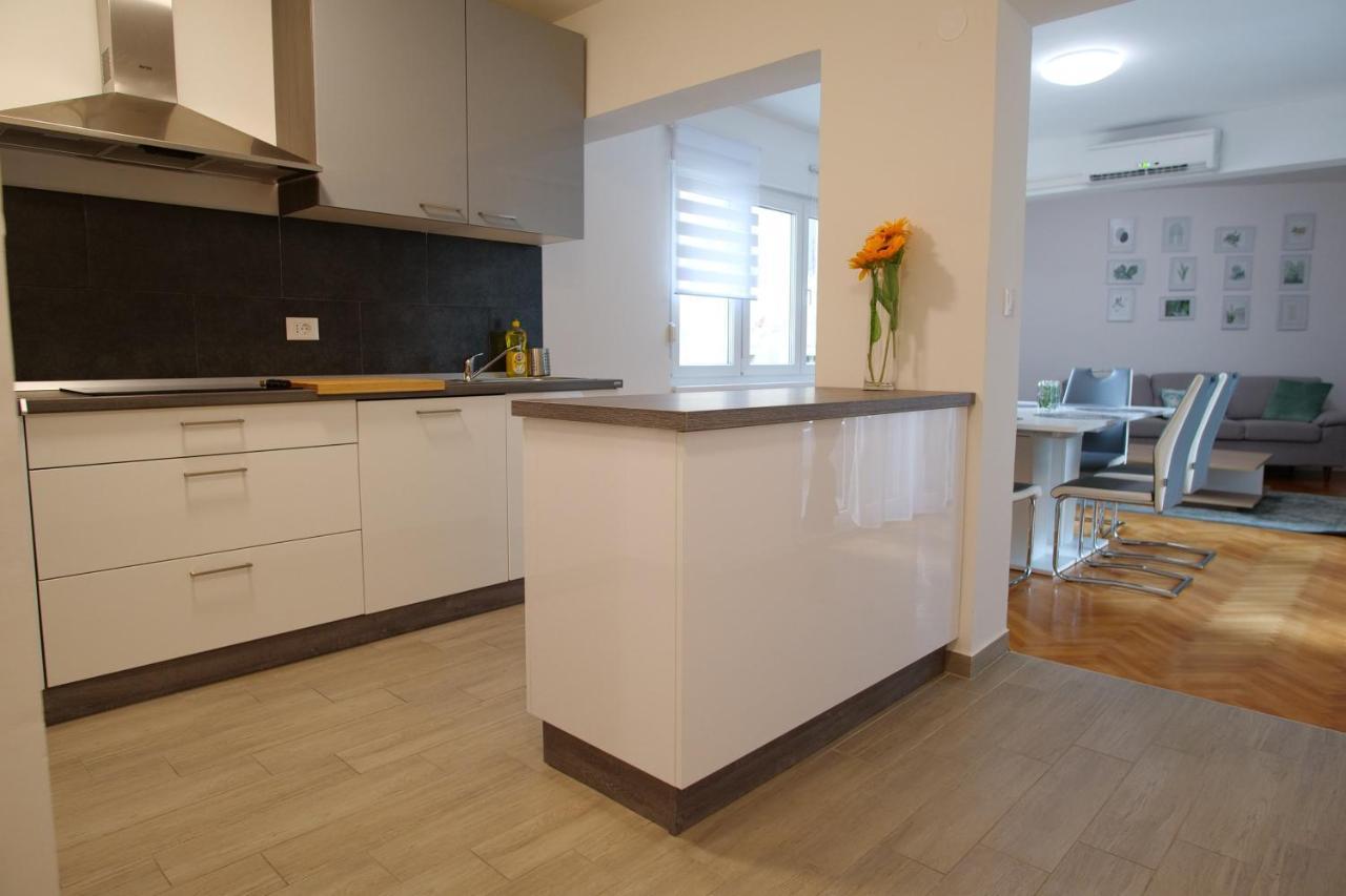 Arena Apartment With 3 Bedrooms In The City Center Pula Luaran gambar