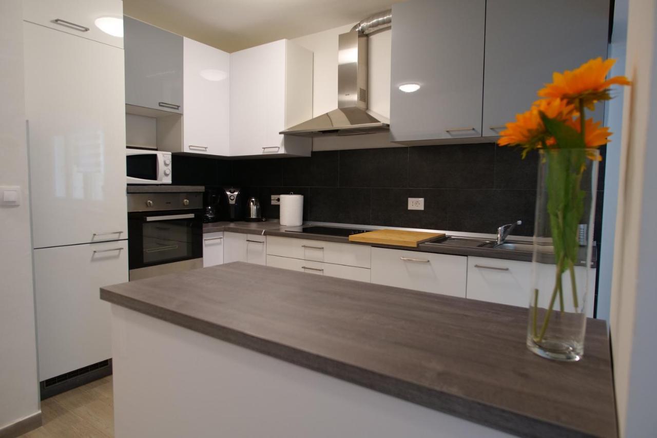 Arena Apartment With 3 Bedrooms In The City Center Pula Luaran gambar