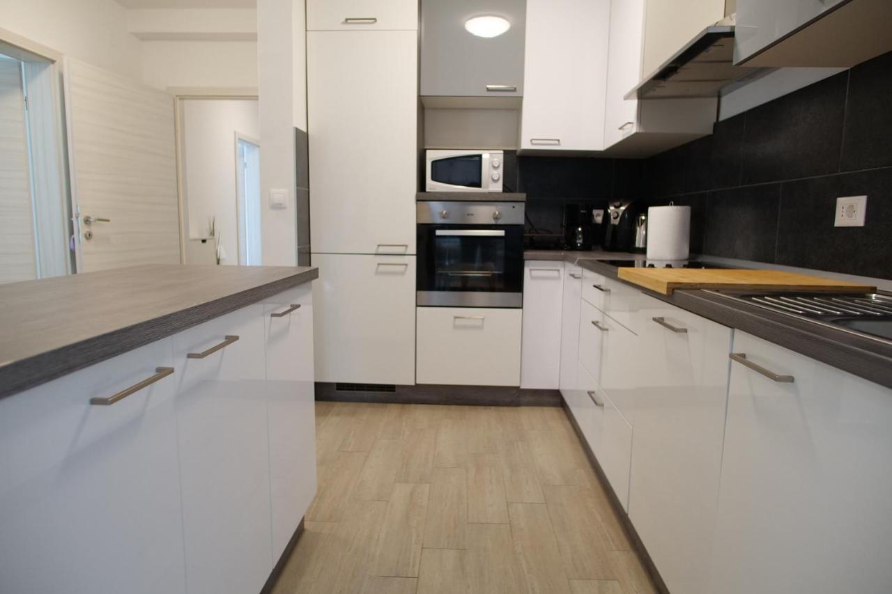 Arena Apartment With 3 Bedrooms In The City Center Pula Luaran gambar