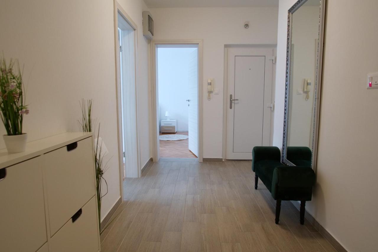 Arena Apartment With 3 Bedrooms In The City Center Pula Luaran gambar